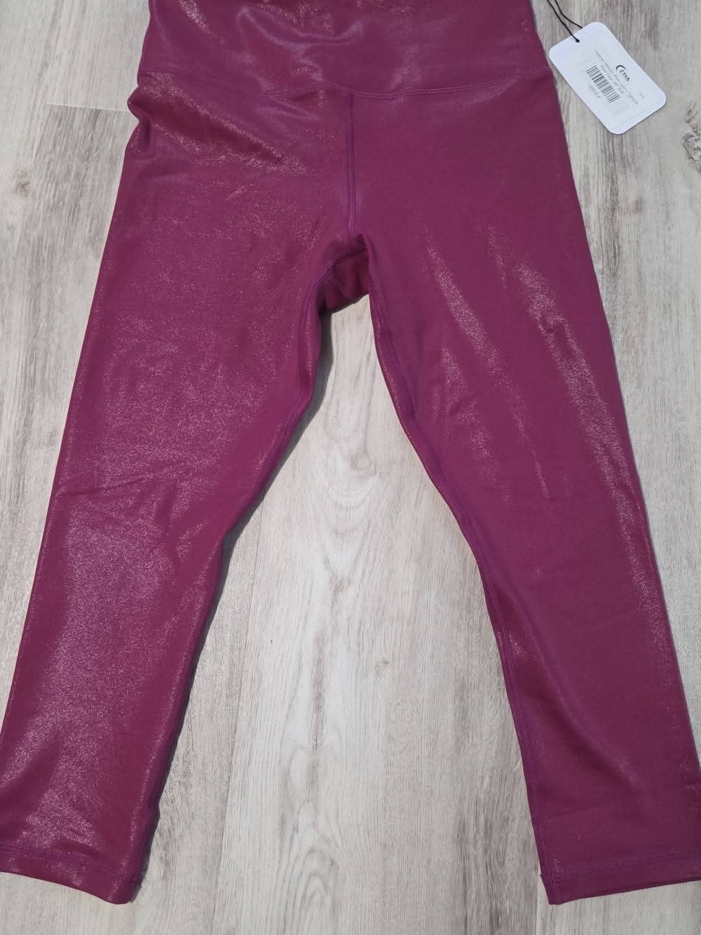 NWT ZYIA Lipgloss Metallic Light N Tight Hi-rise Capri Leggings